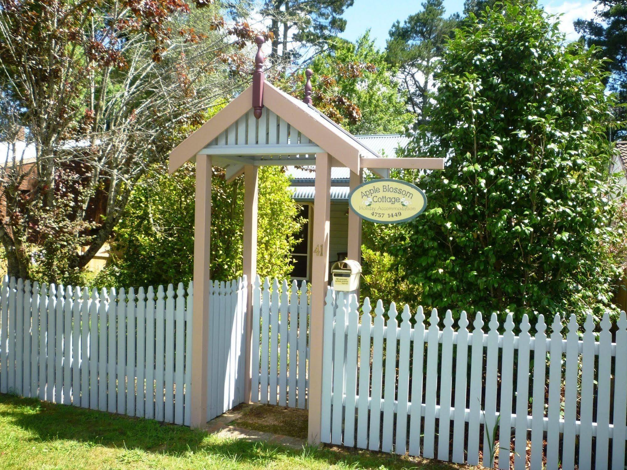 Whispering Pines Cottages وينتورث فولز المظهر الخارجي الصورة